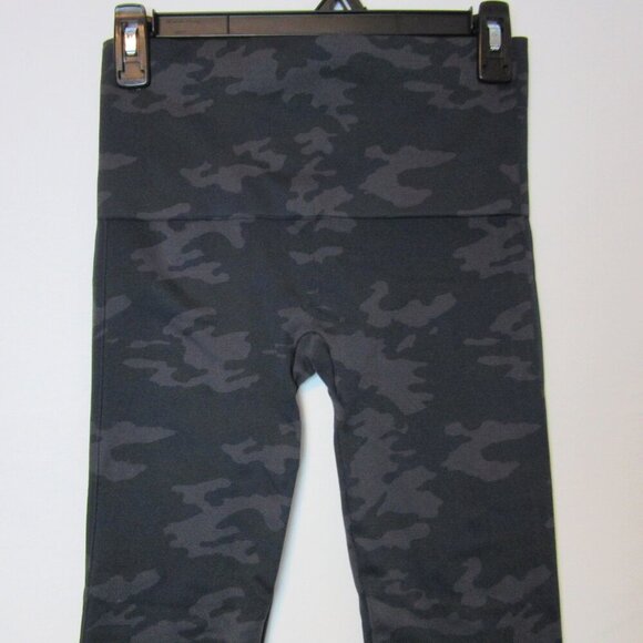 Spanx Ankle Leggings Women's Medium Black Gray Camo Comfy Athletic - Picture 4 of 6